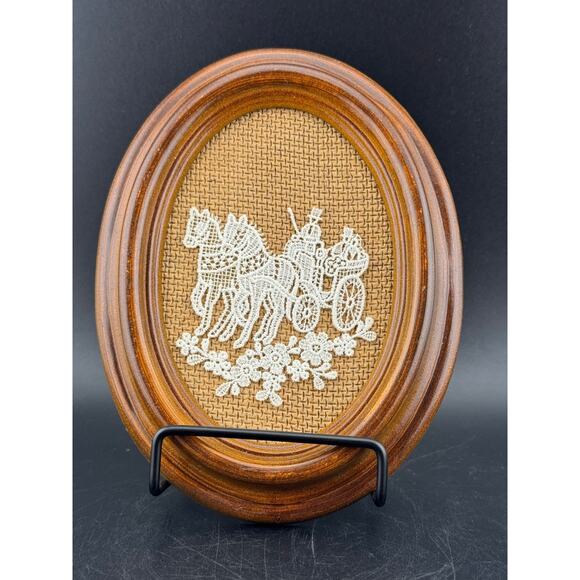 Vintage Bobbin Lace Carriage in Oval Frame - Picture 1 of 4